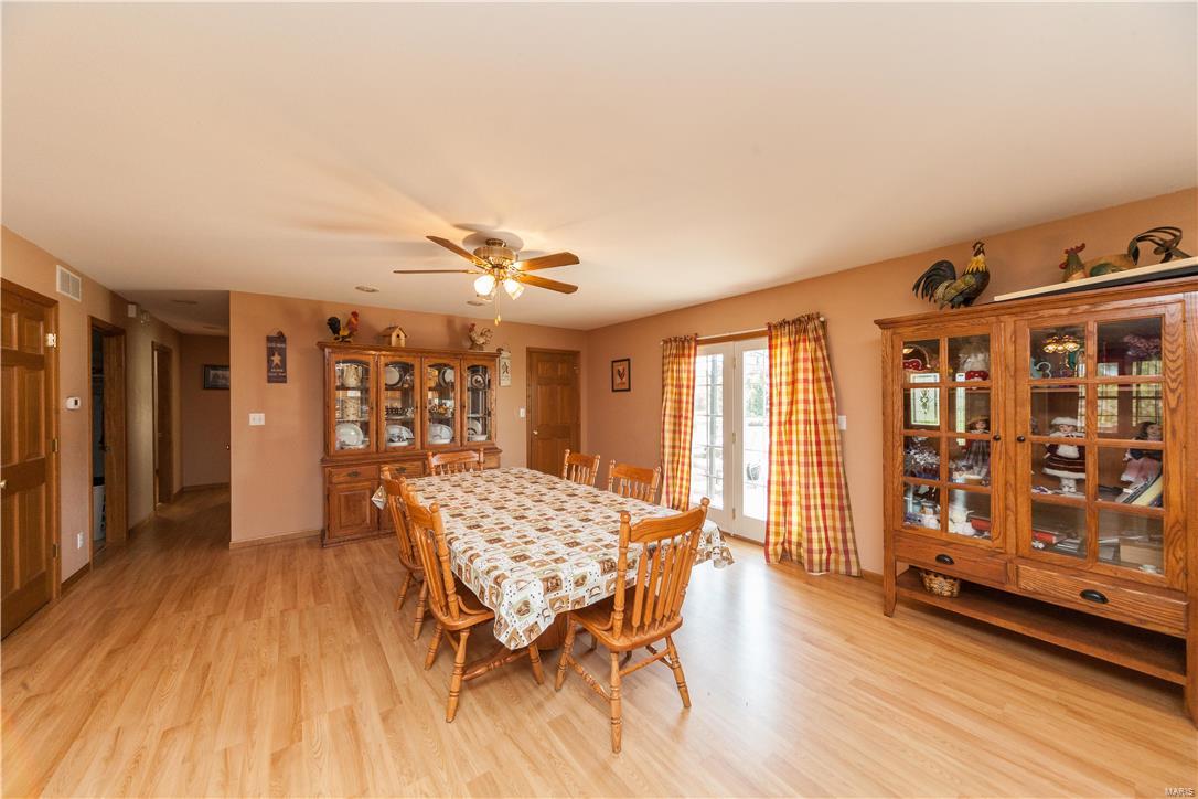 1658 Elevator Road Sorento, IL 62086 - Photo 6 of 37