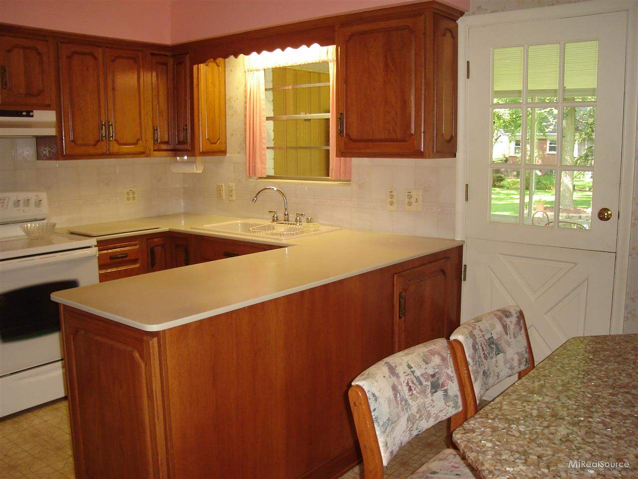 19799 West Ida Grosse Pointe, MI 48236 - Photo 16 of 28 31160210-15.JPG
