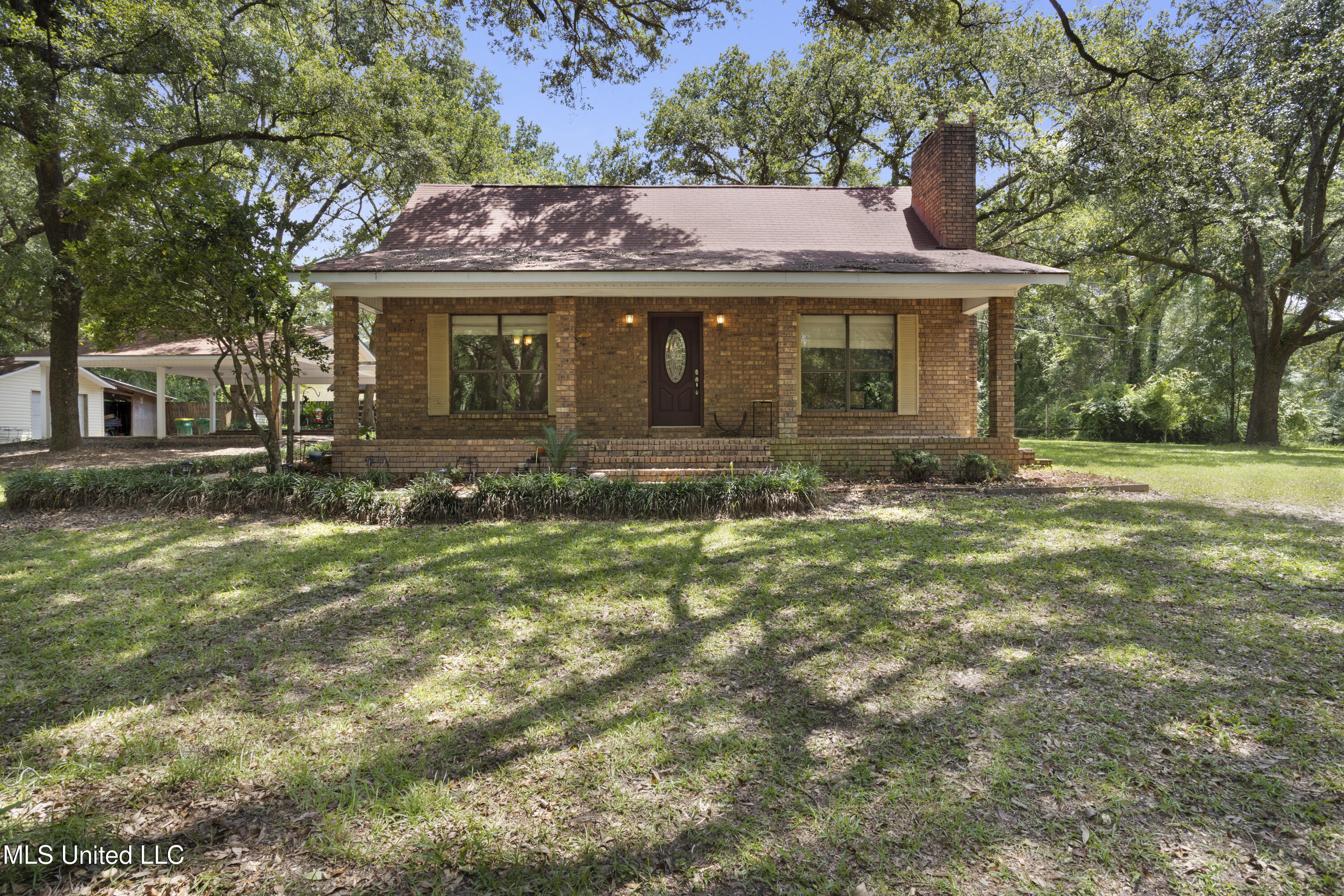 8200 Butler Road Moss Point, MS 39562 - Photo 1 of 37 001