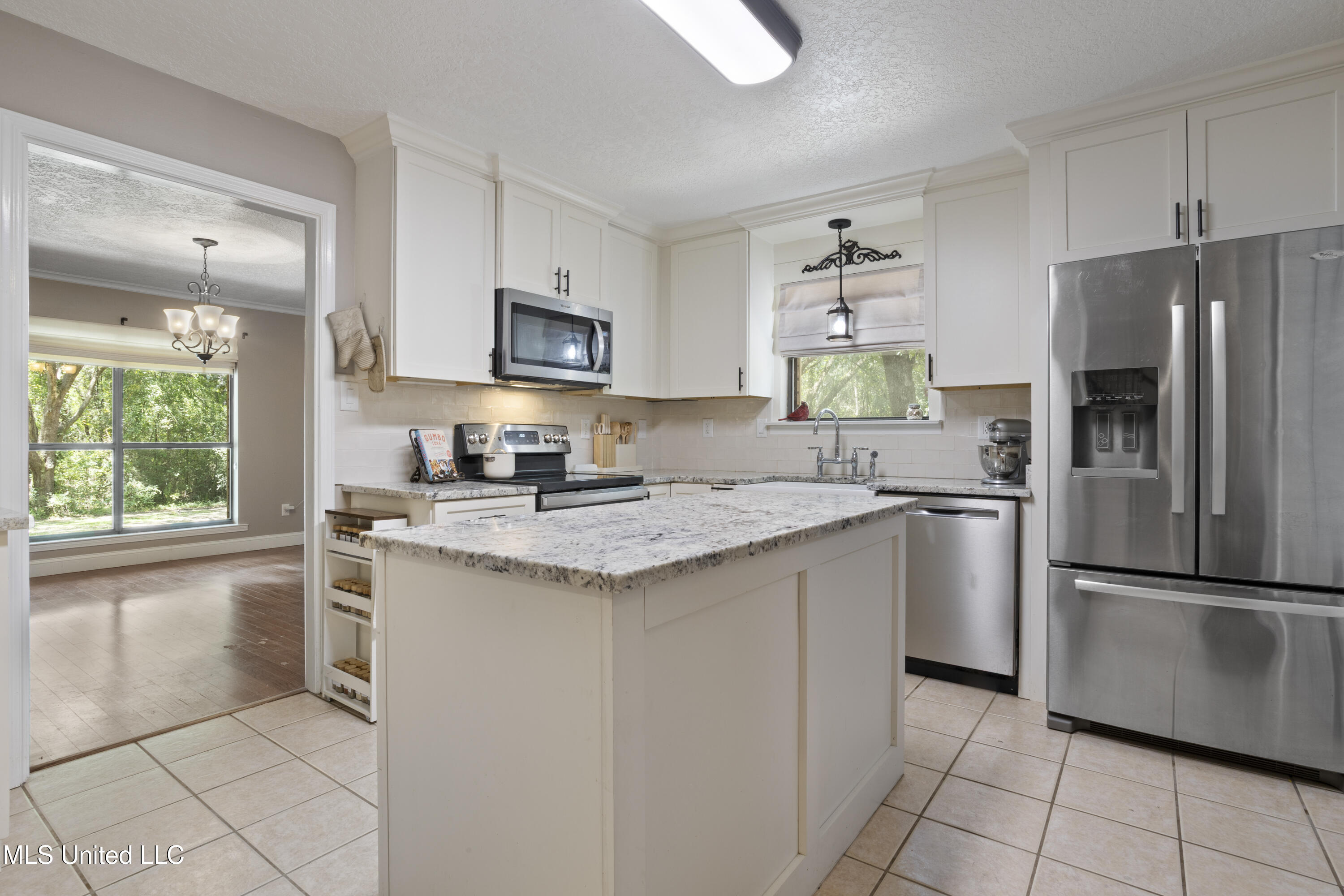 8200 Butler Road Moss Point, MS 39562 - Photo 12 of 37 012