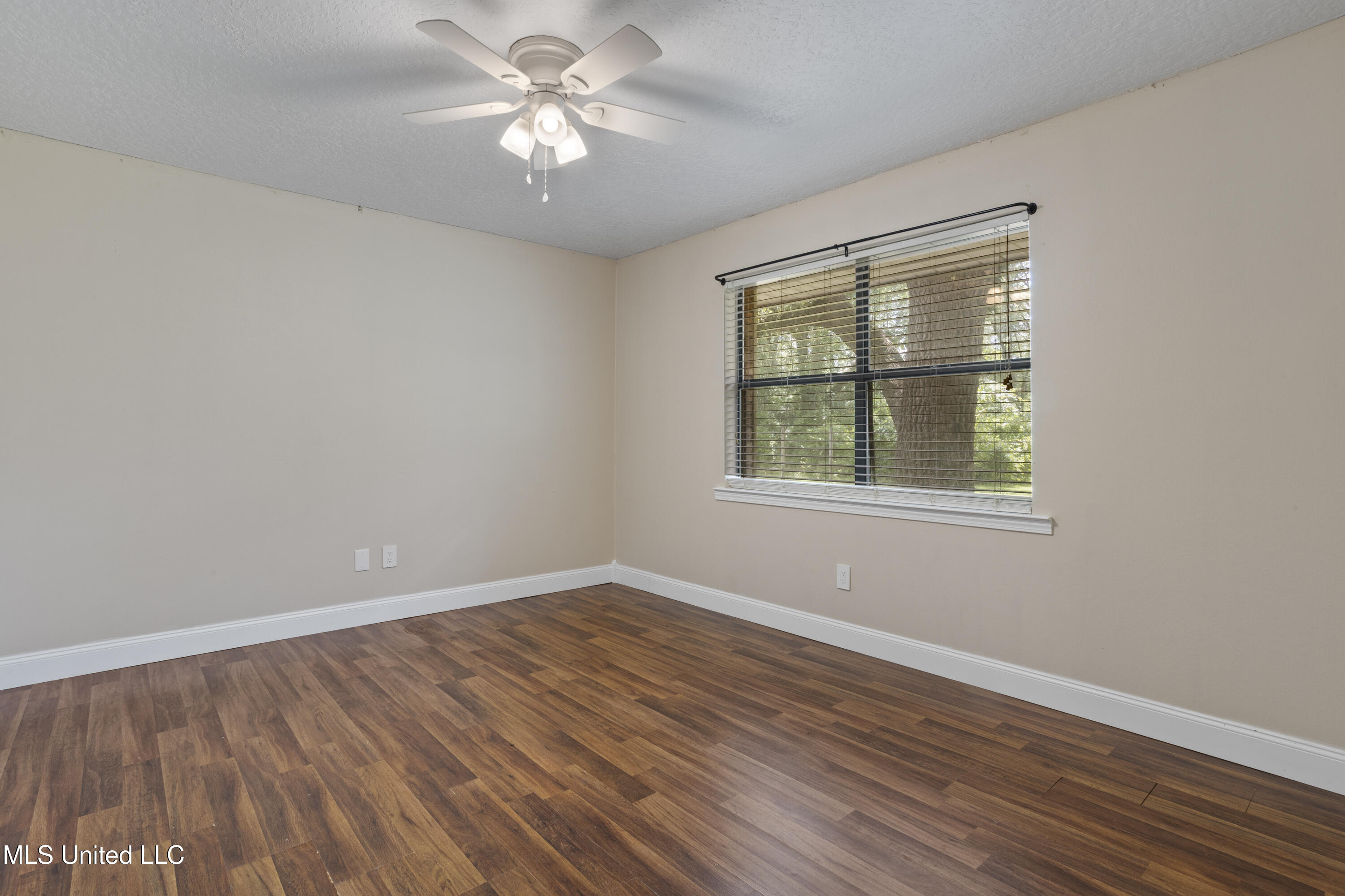 8200 Butler Road Moss Point, MS 39562 - Photo 21 of 37 021