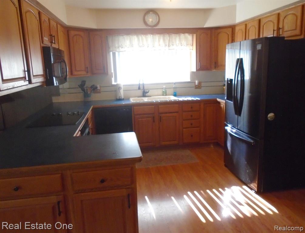 49420 Callens Road Chesterfield, MI 48047 - Photo 8 of 24