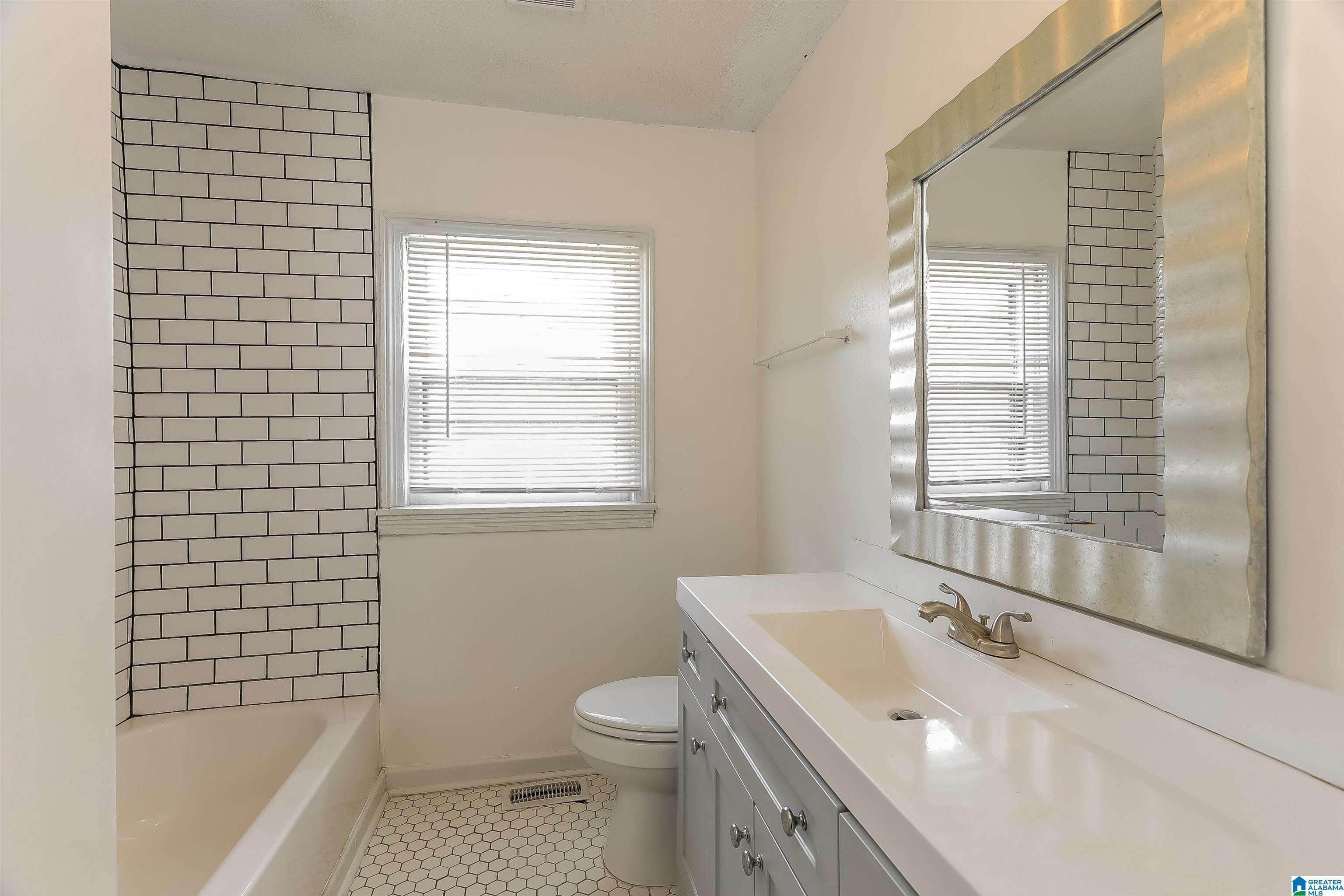 1048 Apple Street Birmingham, AL 35214 - Photo 10 of 19