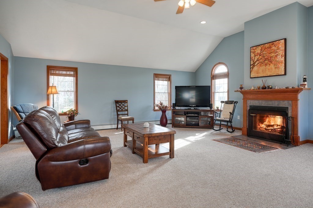 3 Jonathan Circle Rutland, MA 01543 - Photo 8 of 41 Gallery Image 8