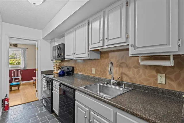 $318,000 | 413 Locust Hill Road, Unit 4, Shelburne, VT 05482