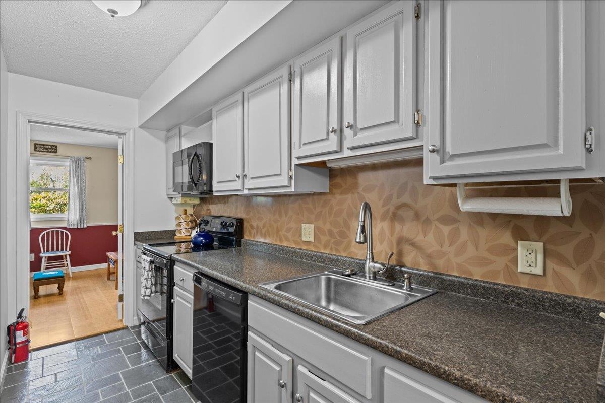 413 Locust Hill Road, Unit 4 Shelburne, VT 05482 - Photo 15 of 36