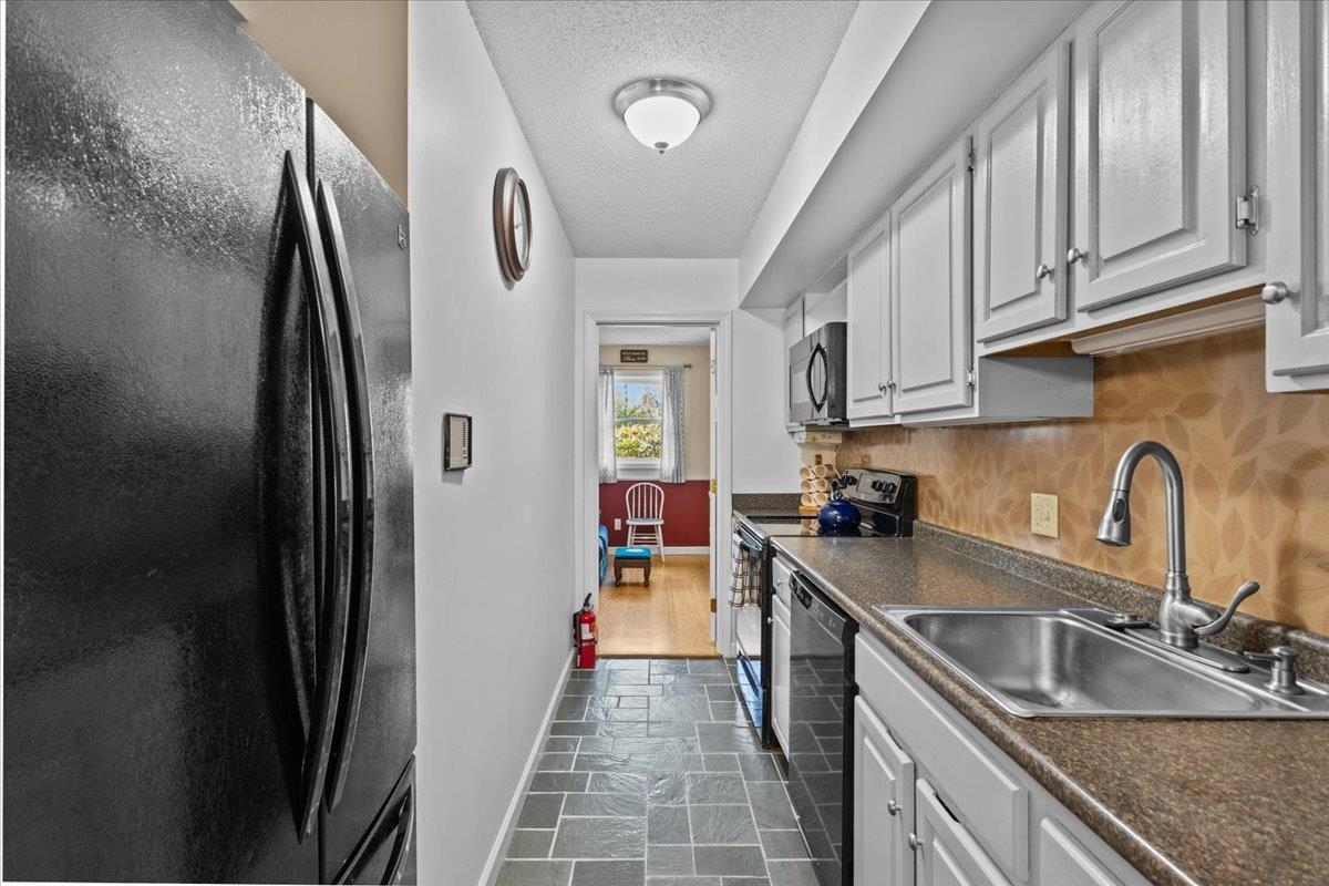 413 Locust Hill Road, Unit 4 Shelburne, VT 05482 - Photo 16 of 36