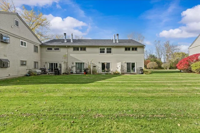 $318,000 | 413 Locust Hill Road, Unit 4, Shelburne, VT 05482