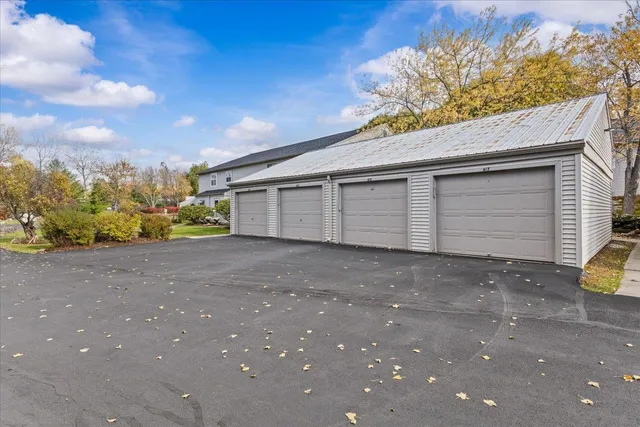 $318,000 | 413 Locust Hill Road, Unit 4, Shelburne, VT 05482