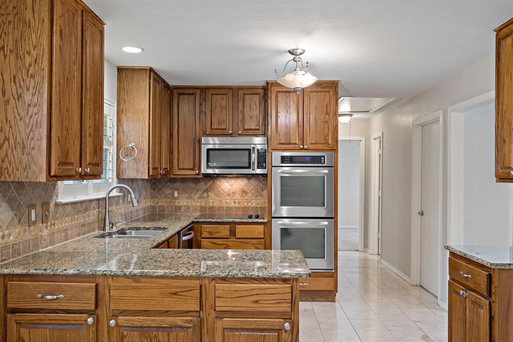 10141 Fieldfare Court Dallas, TX 75229 - Photo 9 of 32