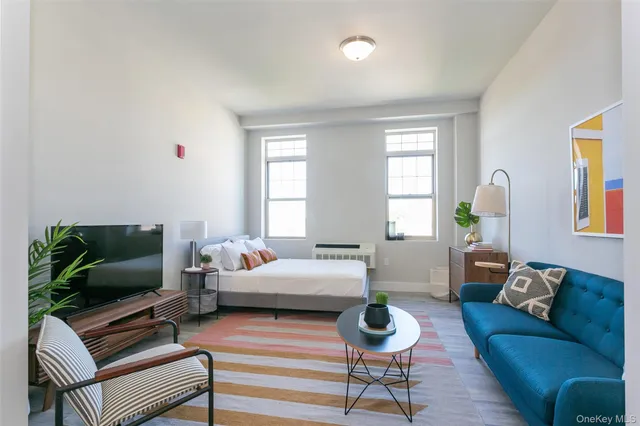 $1,900 | 70 A Ashburton Avenue, Unit 3E, Yonkers, NY 10701