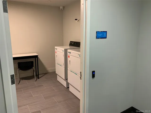 $1,900 | 70 A Ashburton Avenue, Unit 3E, Yonkers, NY 10701