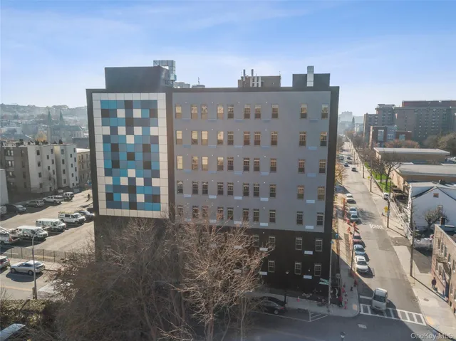 $1,900 | 70 A Ashburton Avenue, Unit 3E, Yonkers, NY 10701