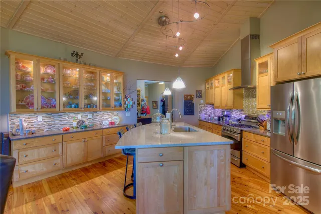 $1,199,000 | 1024 Arrowhead Ridge Road, Spruce Pine, NC 28777