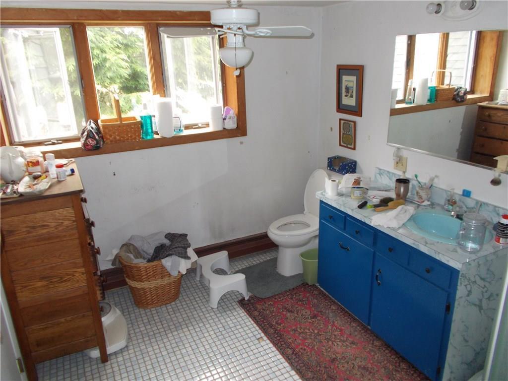 215 Robinson Road Waldoboro, ME 04572 - Photo 13 of 24 215 Robinson photo bathroom