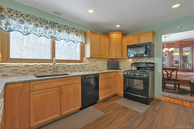 $849,000 | 31 Powder Horn Road, Cortlandt Manor, NY 10567