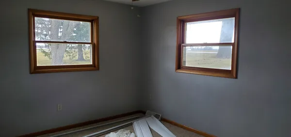 $1,250 | 728 North 2853rd Road, Unit 1, Utica, IL 61373