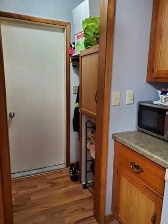 $1,250 | 728 North 2853rd Road, Unit 1, Utica, IL 61373