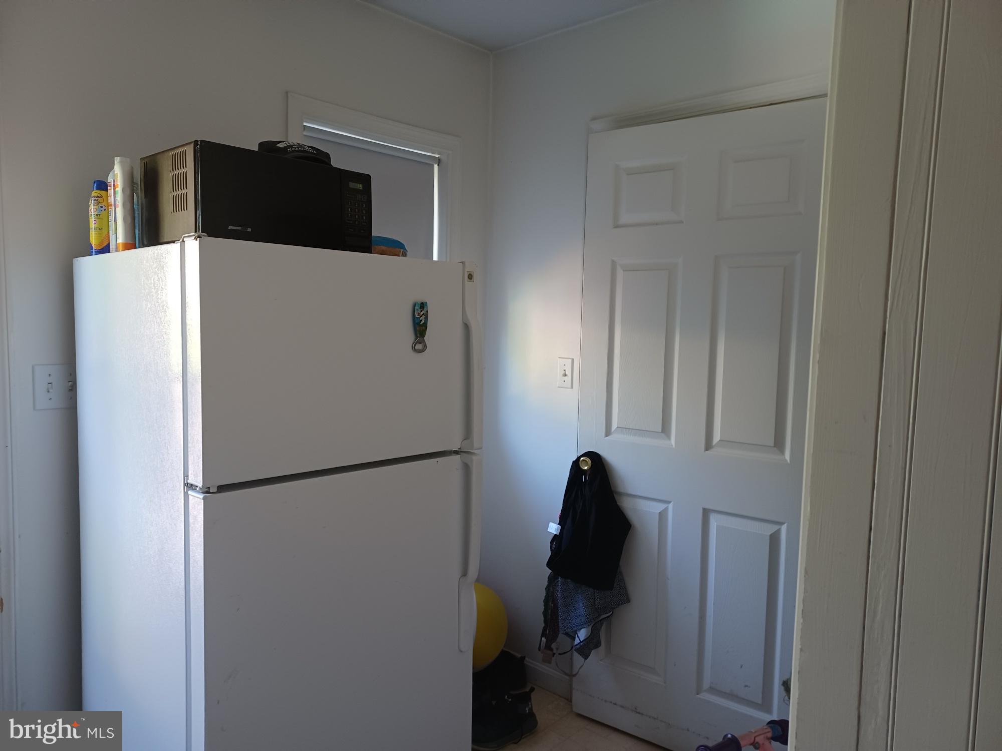 2409 Hammonds Ferry Road Halethorpe, MD 21227 - Photo 6 of 10 a utility room with dryer and washer