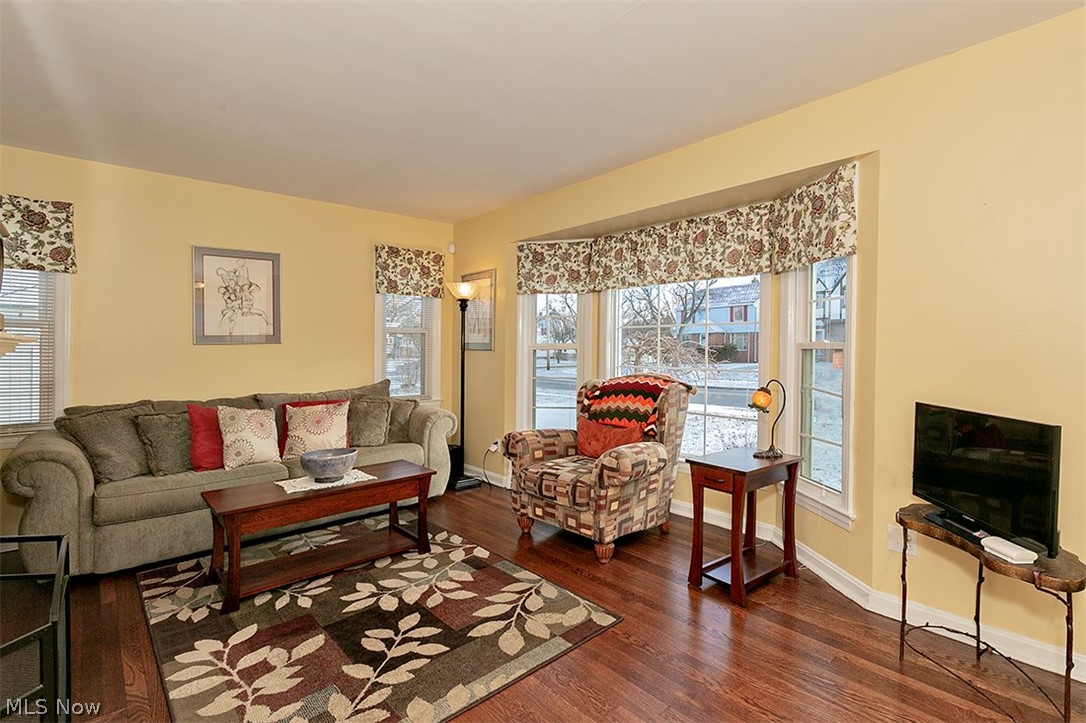 4026 Ellison Road Cleveland, OH 44121 - Photo 9 of 28 Gallery Image 9