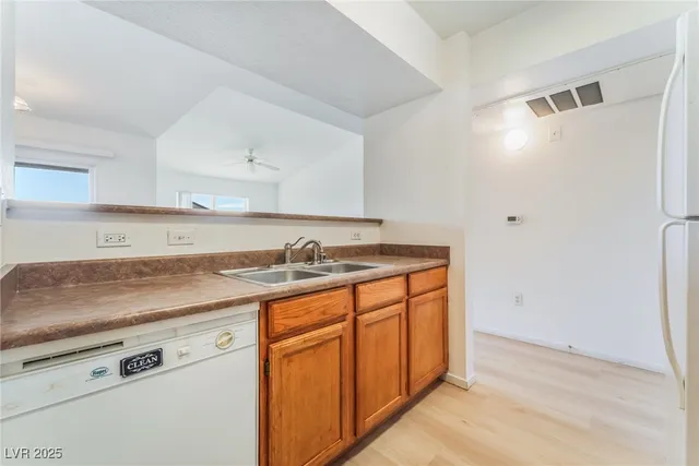 $1,465 | 6650 West Warm Springs Road, Unit 2134, Las Vegas, NV 89118