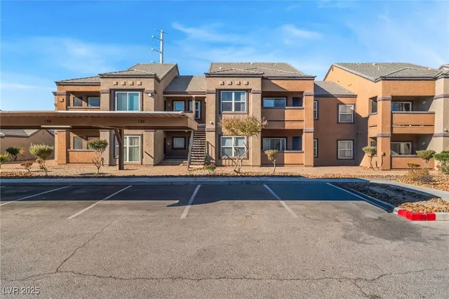 $1,465 | 6650 West Warm Springs Road, Unit 2134, Las Vegas, NV 89118