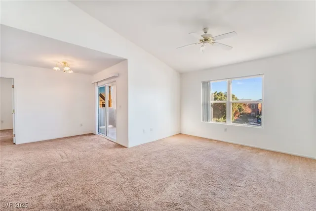$1,465 | 6650 West Warm Springs Road, Unit 2134, Las Vegas, NV 89118