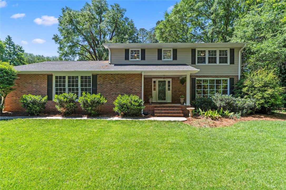 1300 Stonehurst Road Anderson, SC 29621 - Photo 1 of 38
