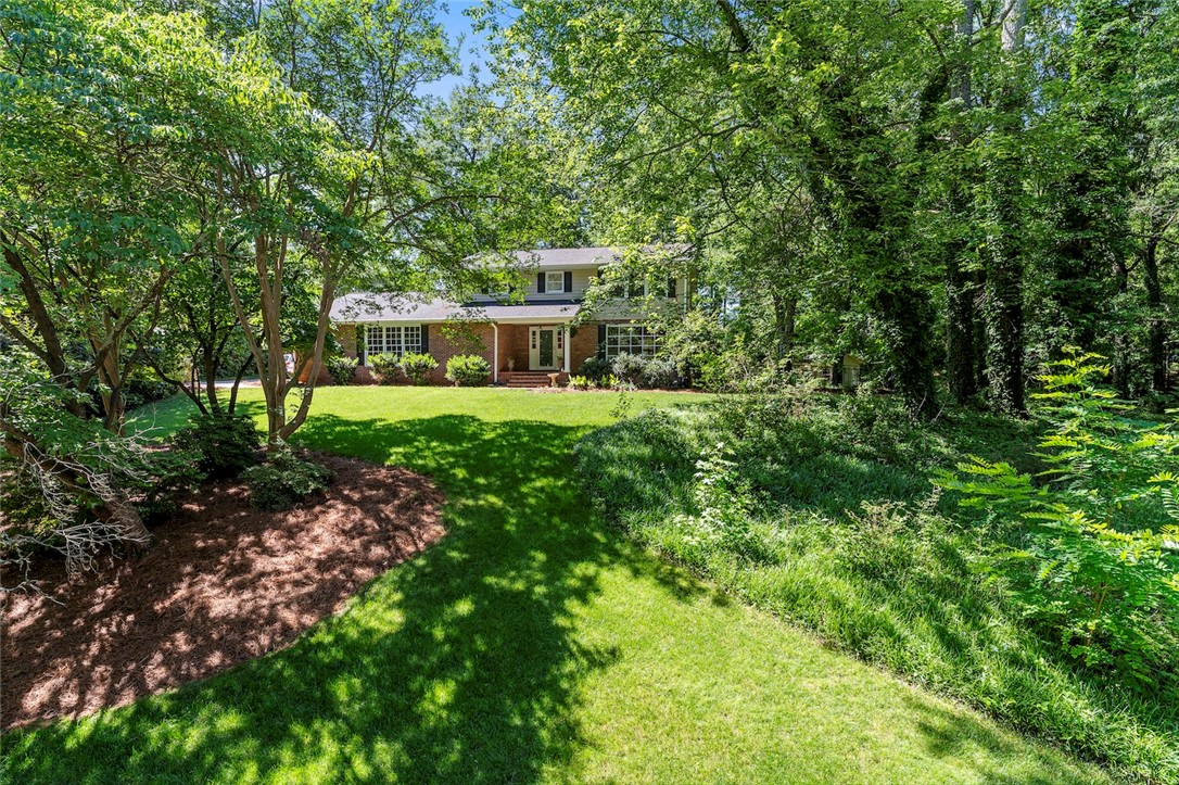 1300 Stonehurst Road Anderson, SC 29621 - Photo 3 of 38