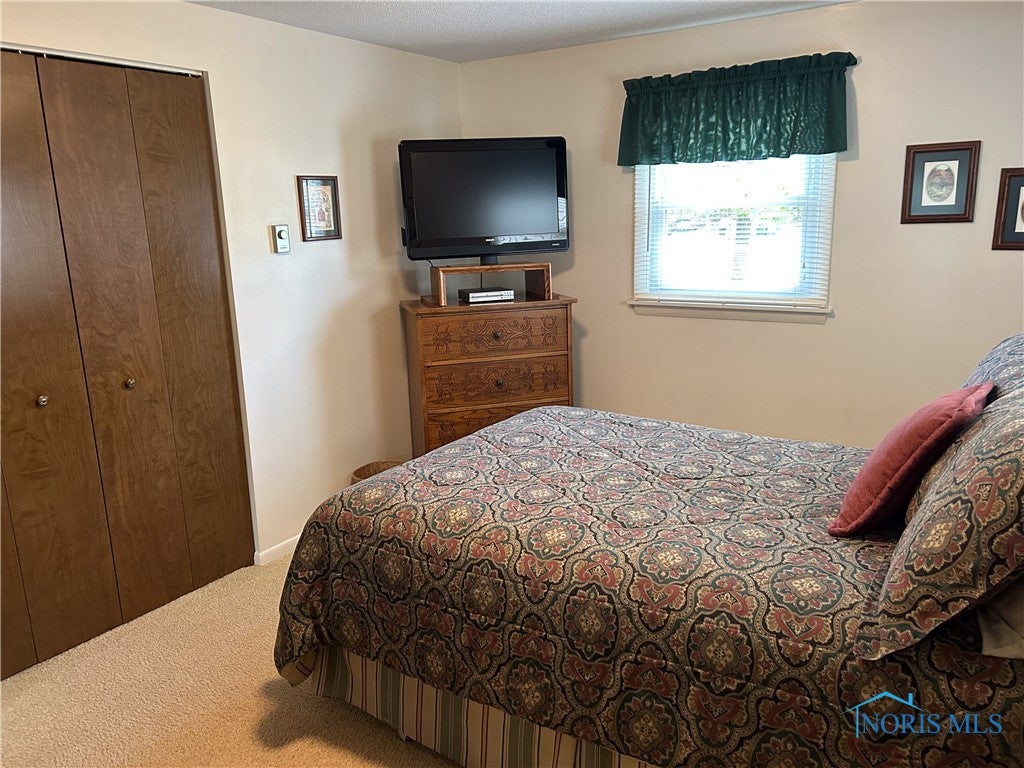 270 Ruth Ann Drive Defiance, OH 43512 - Photo 22 of 31 Bedroom 1