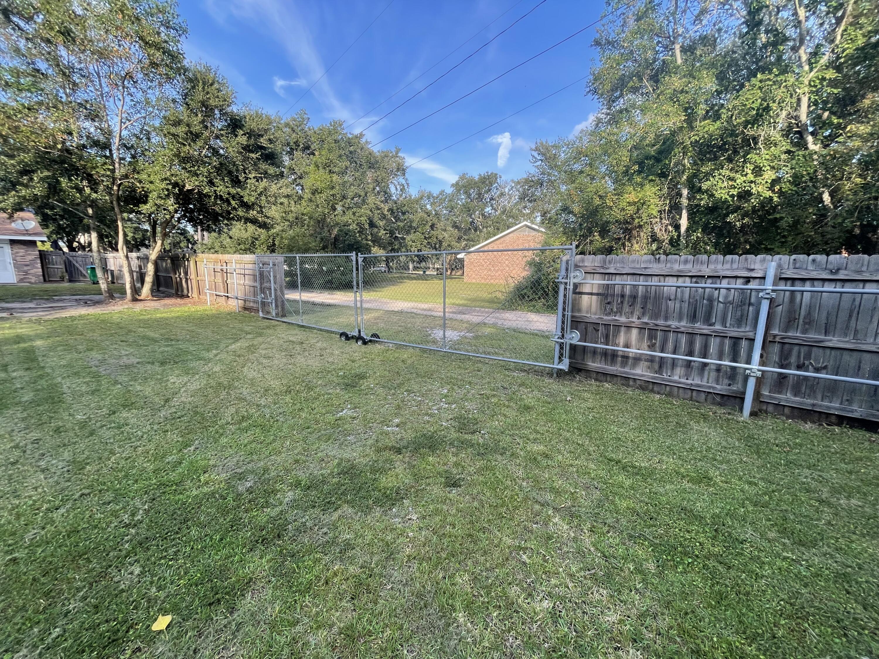 2221 Switzer Road Gulfport, MS 39507 - Photo 3 of 10 Photo Oct 14, 4 34 21 PM