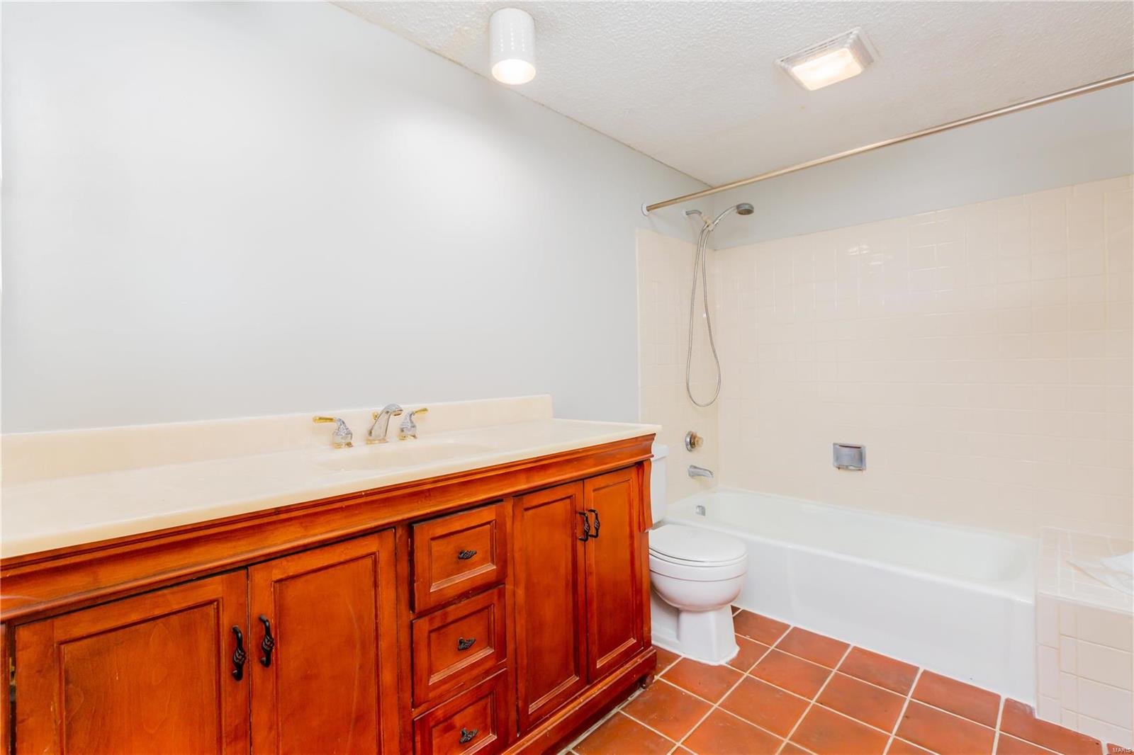 2040 Baxter Road Chesterfield, MO 63017 - Photo 14 of 37 Gallery Image 14