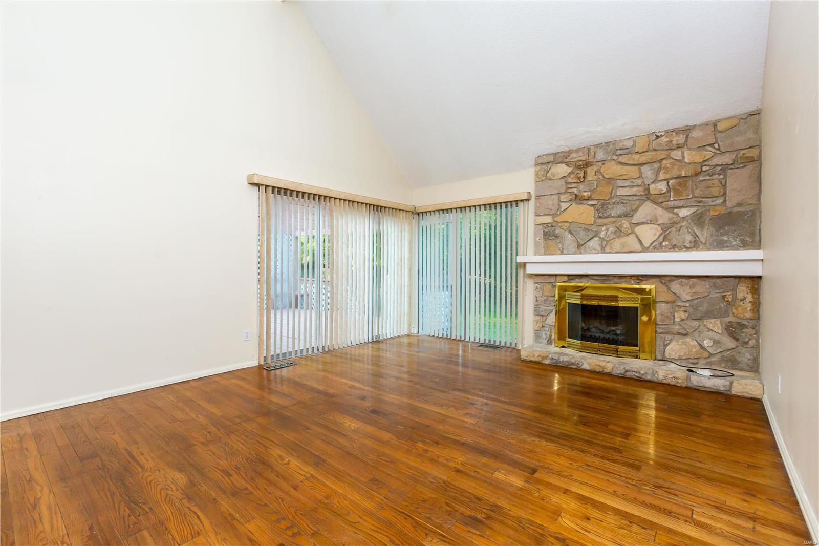 2040 Baxter Road Chesterfield, MO 63017 - Photo 8 of 37 Gallery Image 8