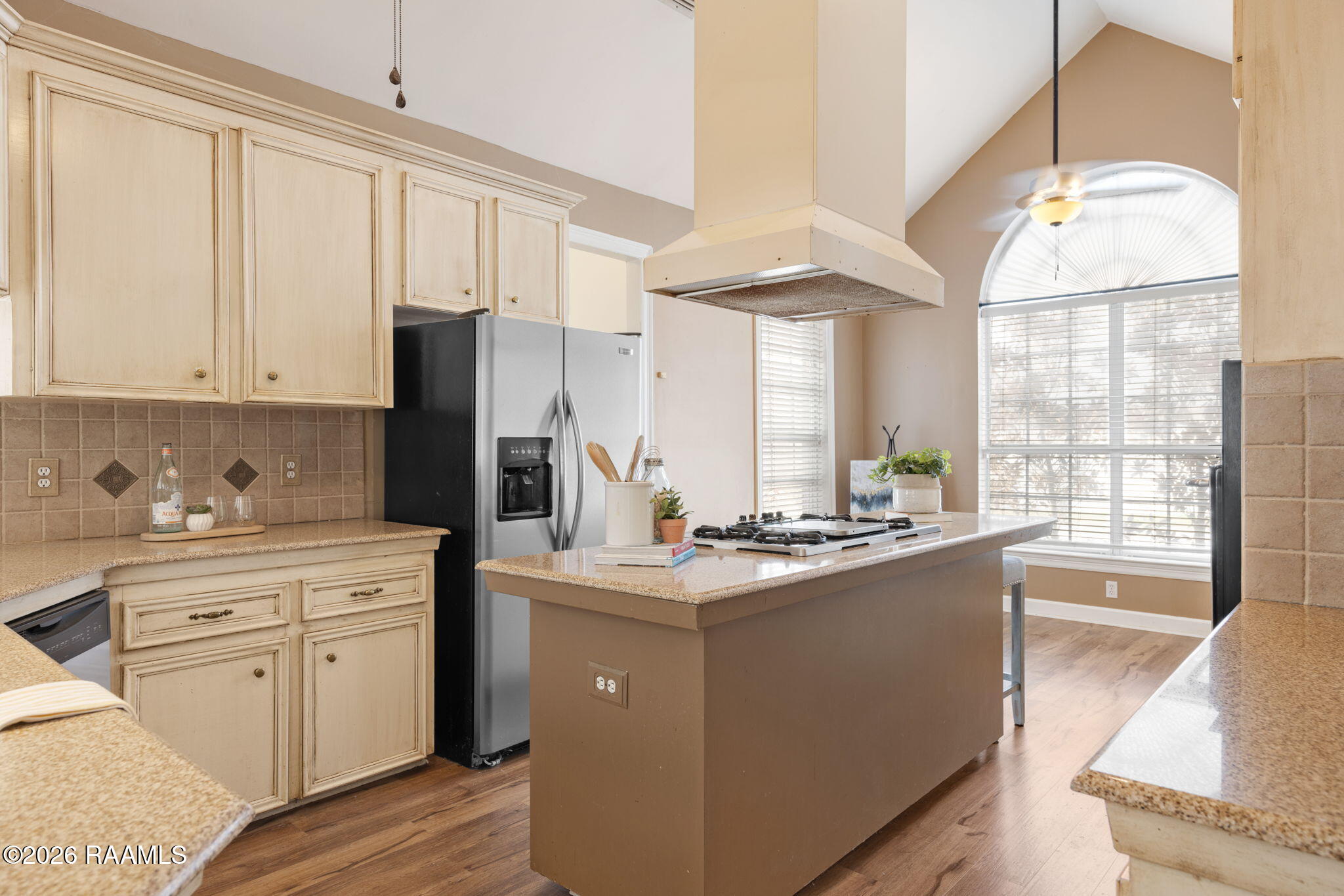 509 Bellevue Plantation Road Lafayette, LA 70503 - Photo 15 of 49 Kitchen with peaked ceiling