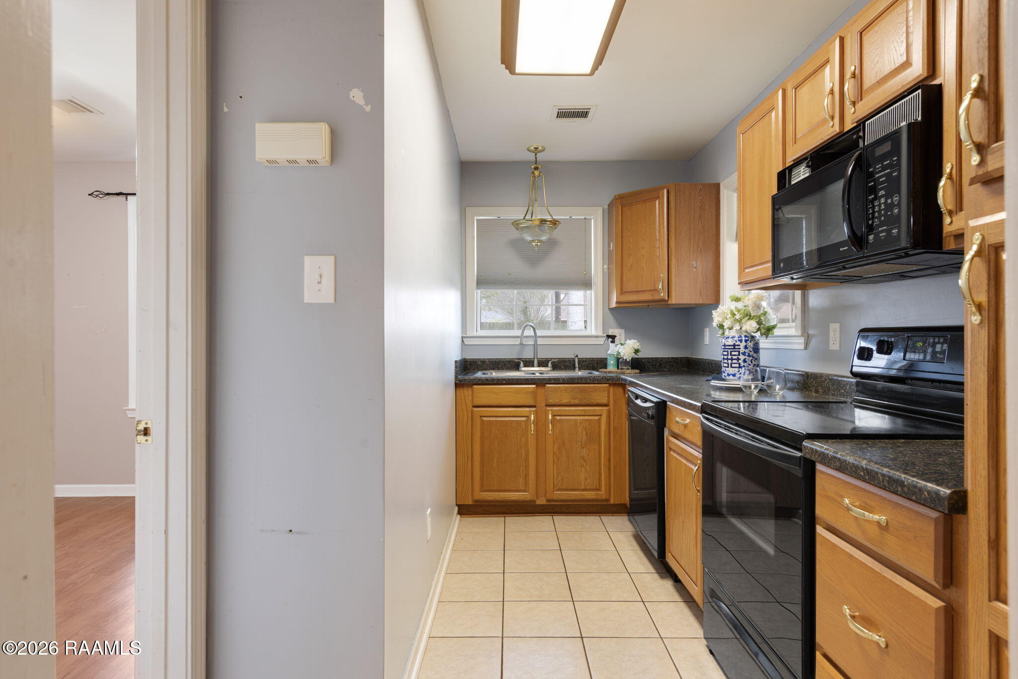 509 Bellevue Plantation Road Lafayette, LA 70503 - Photo 35 of 49 Kitchenette for Efficiency Apartment