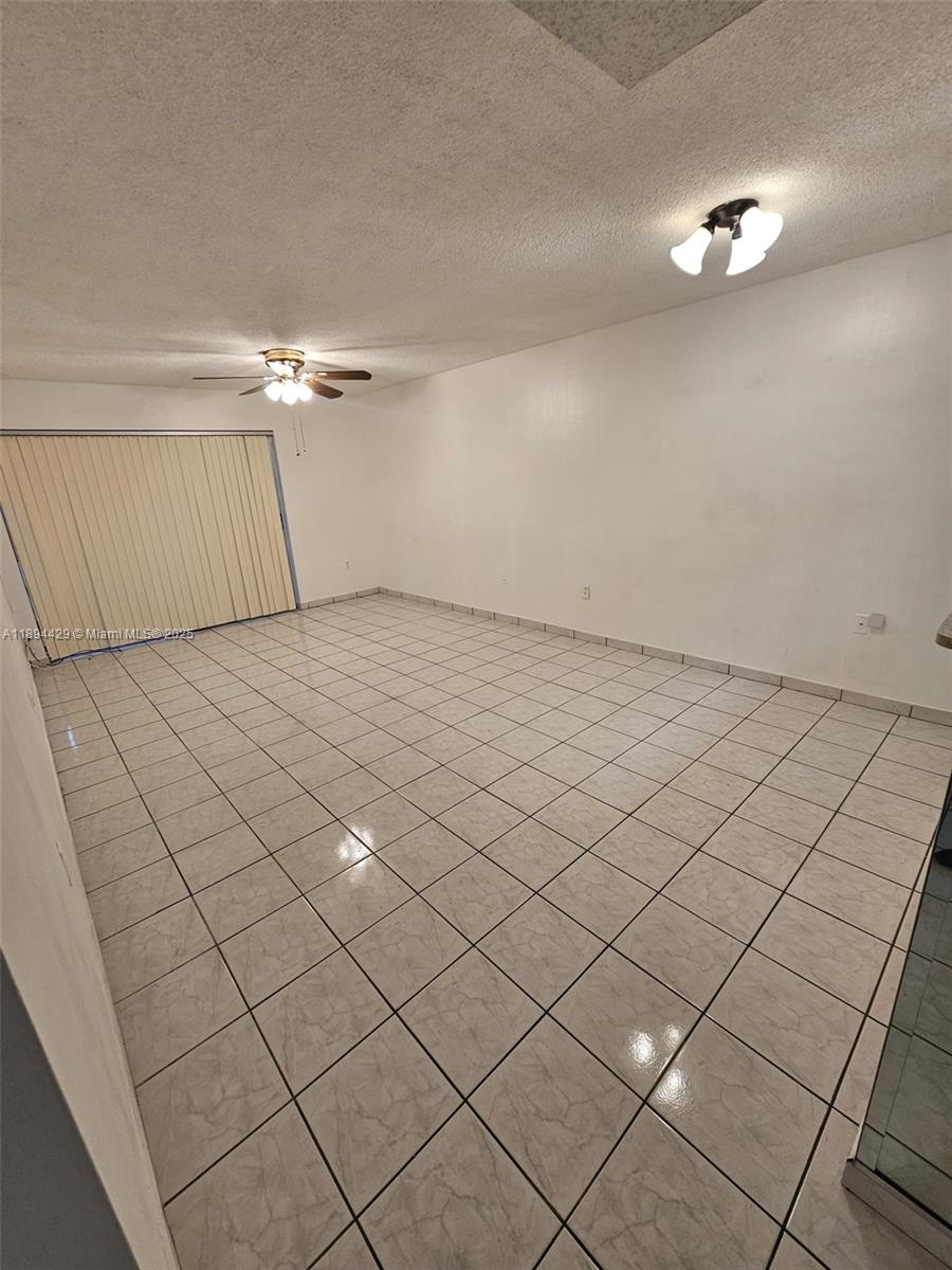 1555 West 44th Place, Unit 221B Hialeah, FL 33012 - Photo 5 of 15