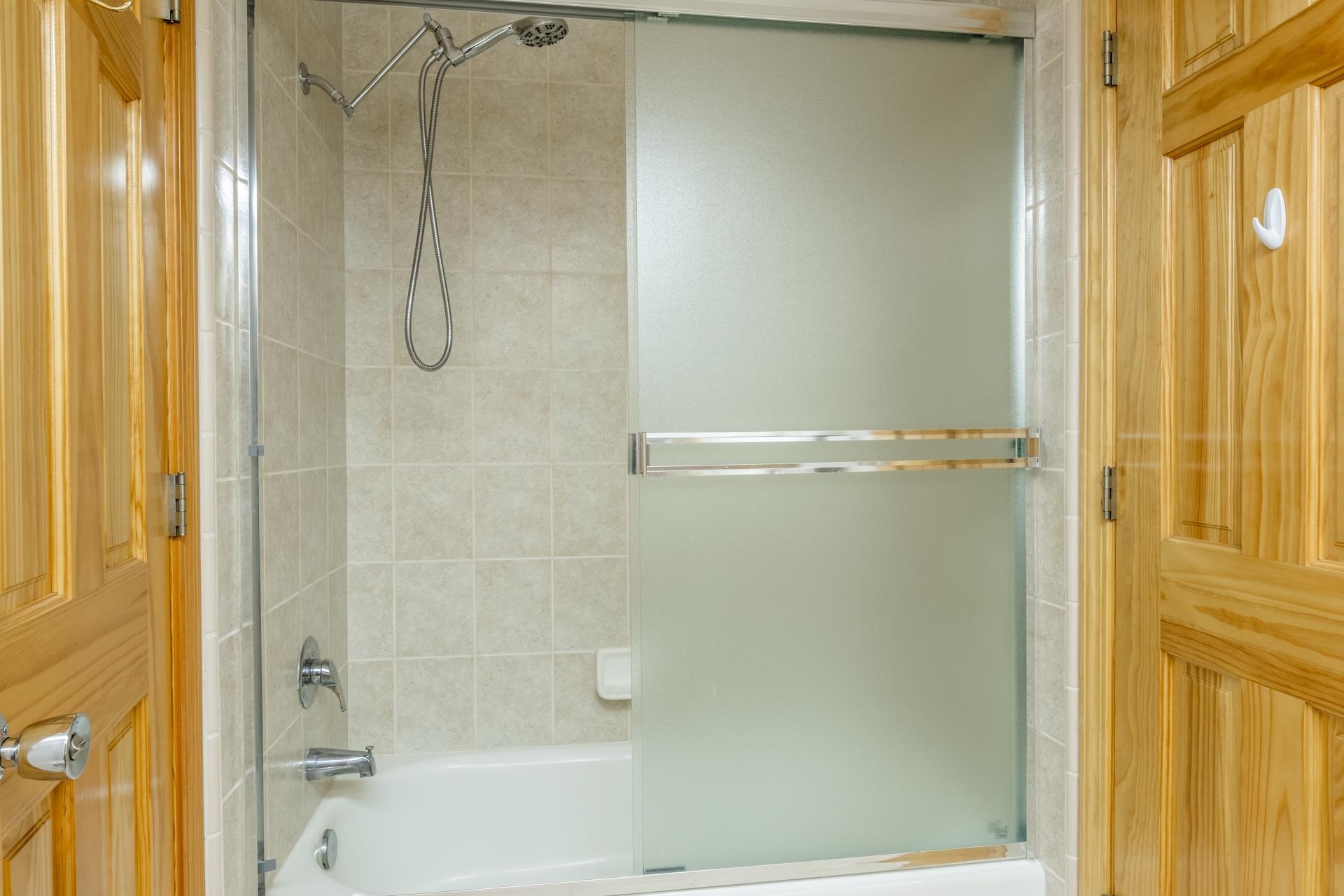 372 Wagon Wheel Road Mammoth Lakes, CA 93546 - Photo 35 of 50 a bathroom with a shower