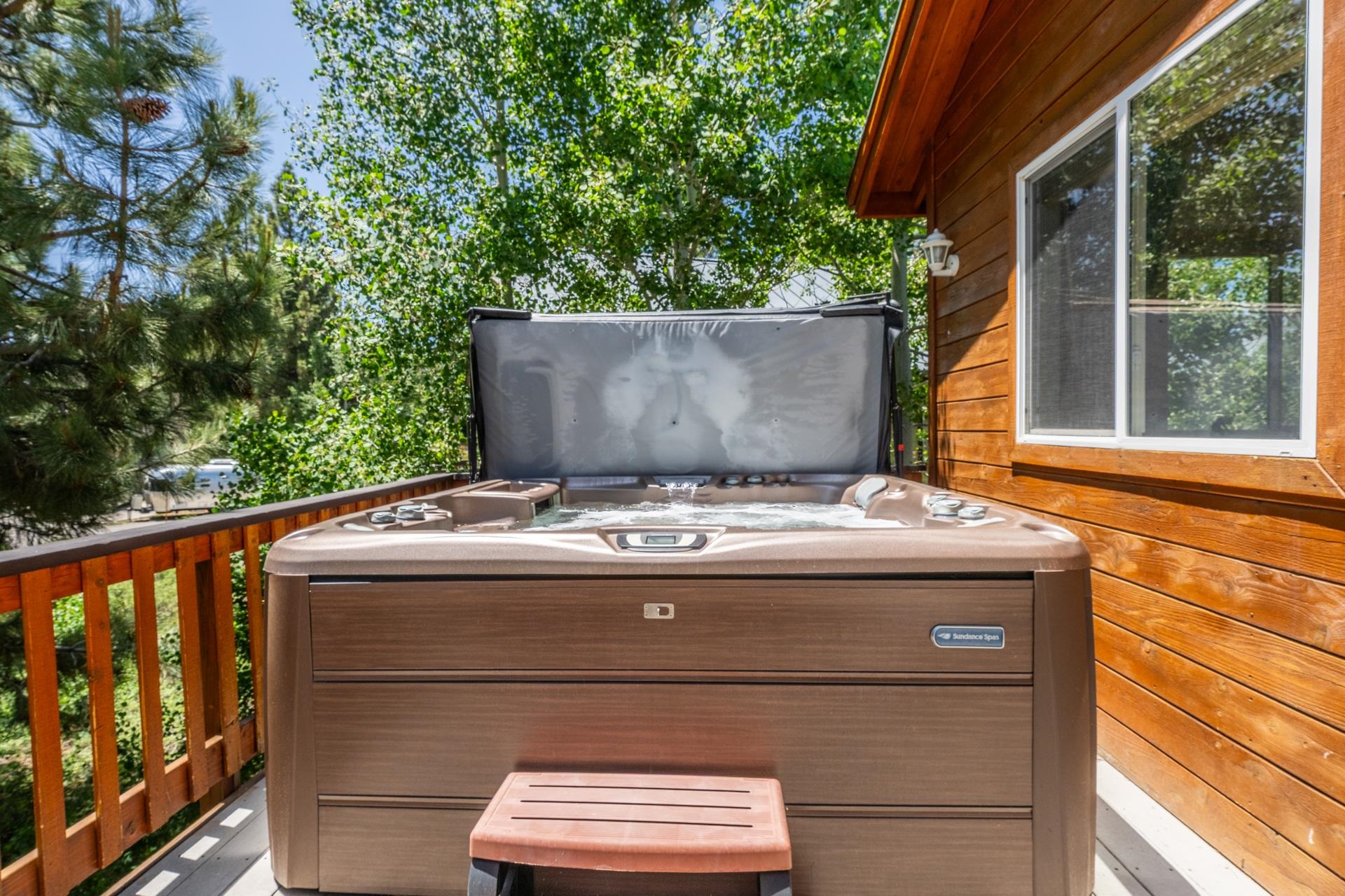 372 Wagon Wheel Road Mammoth Lakes, CA 93546 - Photo 39 of 50 a view of barbeque grill with granite counter top