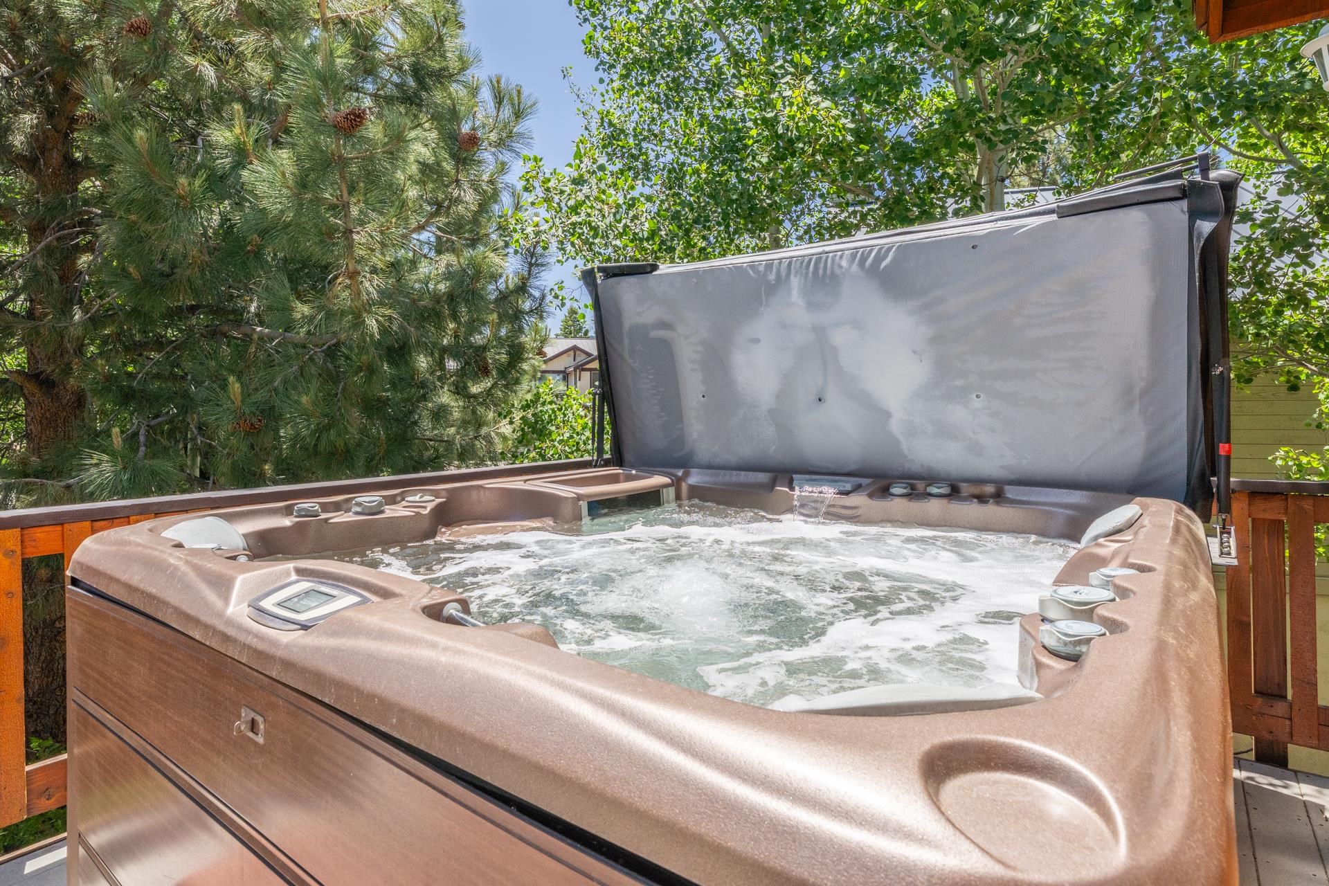 372 Wagon Wheel Road Mammoth Lakes, CA 93546 - Photo 40 of 50 a view of a bath tub