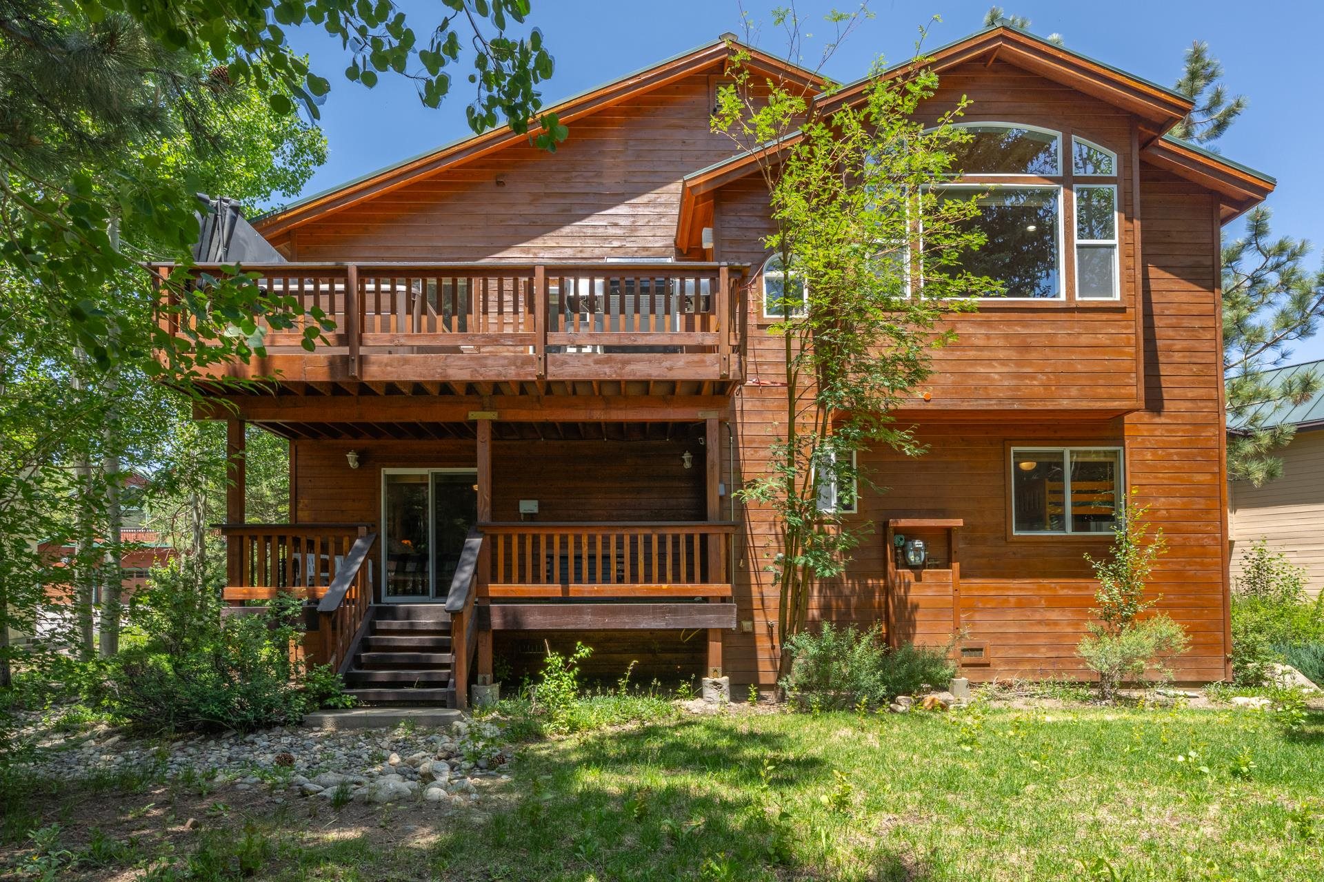 372 Wagon Wheel Road Mammoth Lakes, CA 93546 - Photo 44 of 50 front view of a house