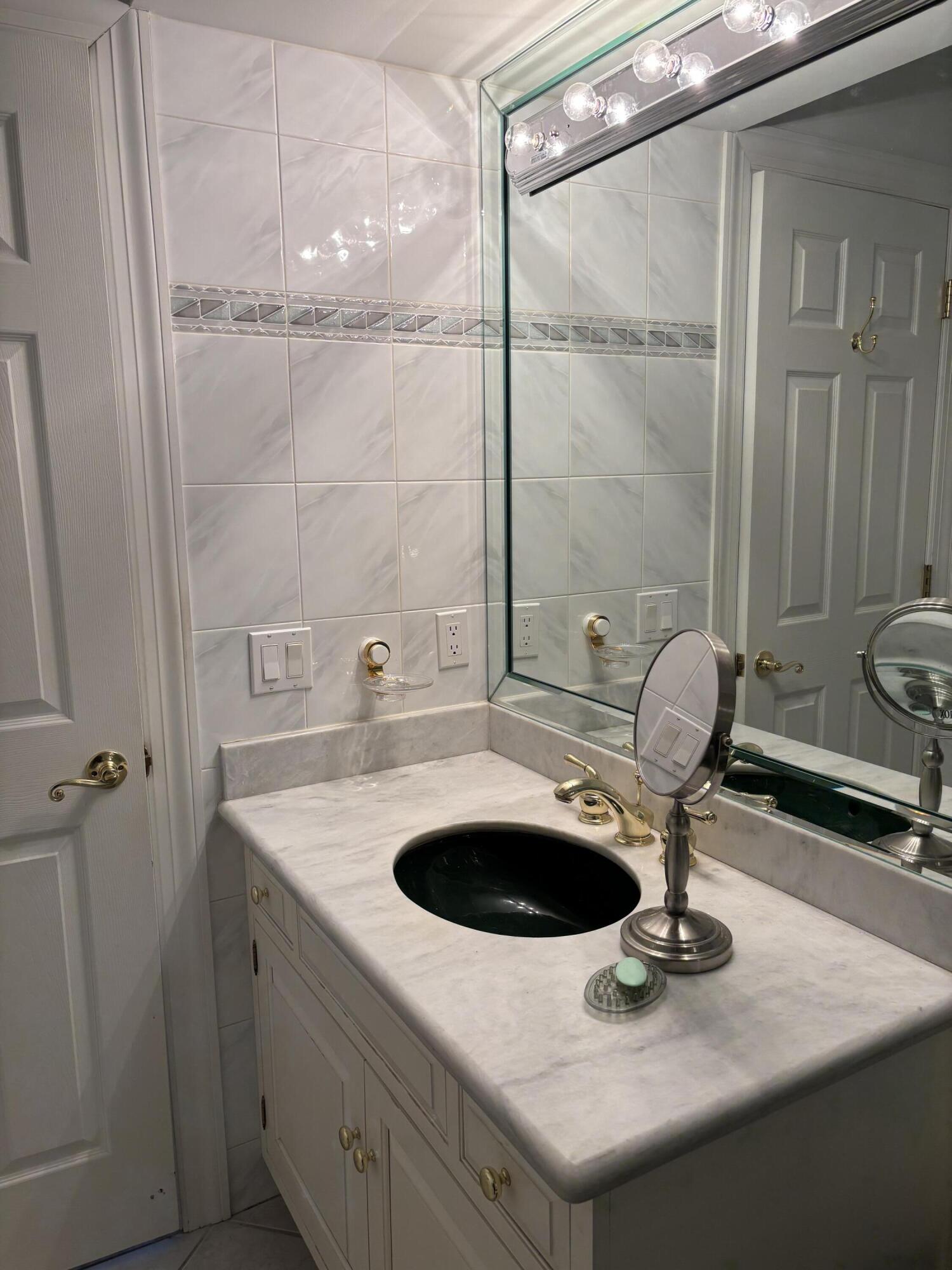 38 East Point Road Kunkletown, PA 18058 - Photo 21 of 51 main bath