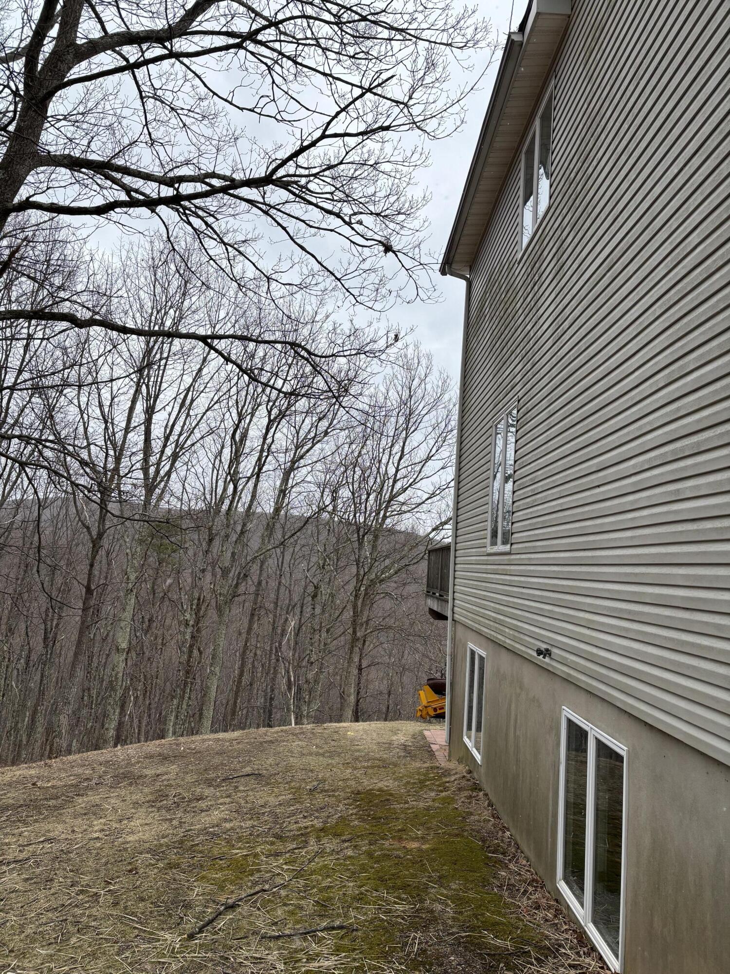 38 East Point Road Kunkletown, PA 18058 - Photo 46 of 51 side
