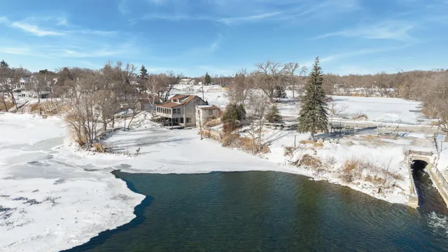 $799,000 | 7911 North Shore Drive, Spicer, MN 56288