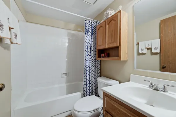 $265,000 | 1215 Williams Port Drive, Unit 2, Westmont, IL 60559
