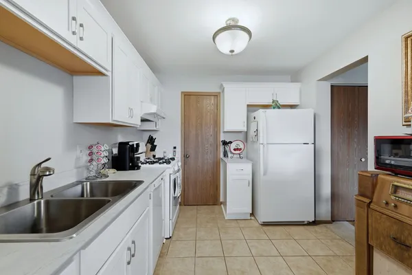 $265,000 | 1215 Williams Port Drive, Unit 2, Westmont, IL 60559