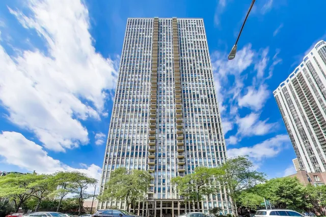 $459,000 | 1660 North LaSalle Drive, Unit 2502, Chicago, IL 60614