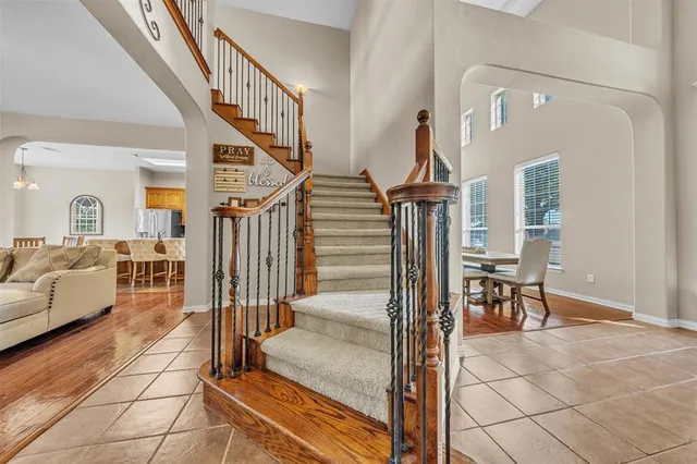 a view of entryway livingroom and hall