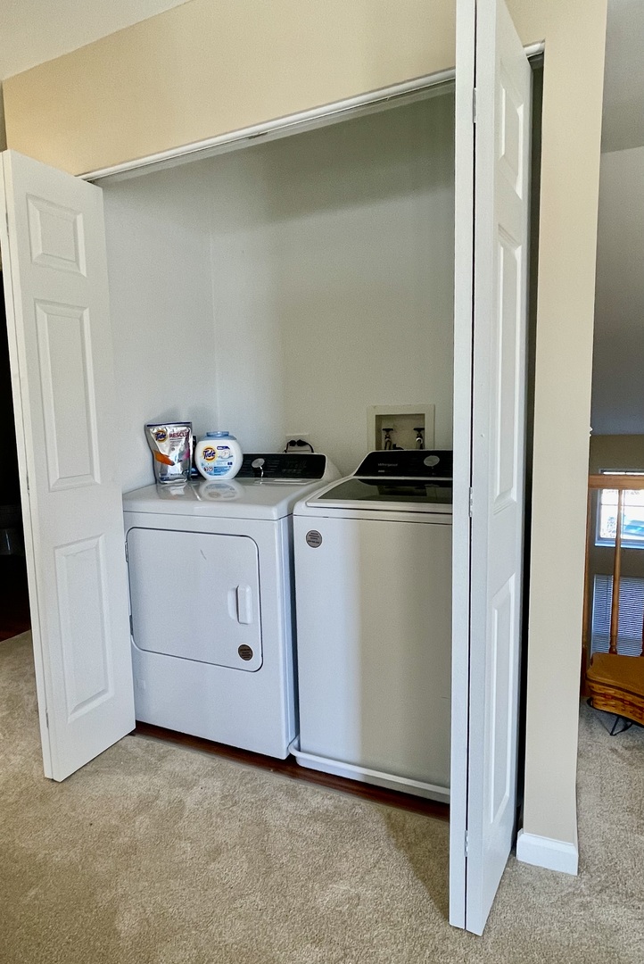 34718 Lakeside Drive Ingleside, IL 60041 - Photo 26 of 34 a utility room with dryer and washer