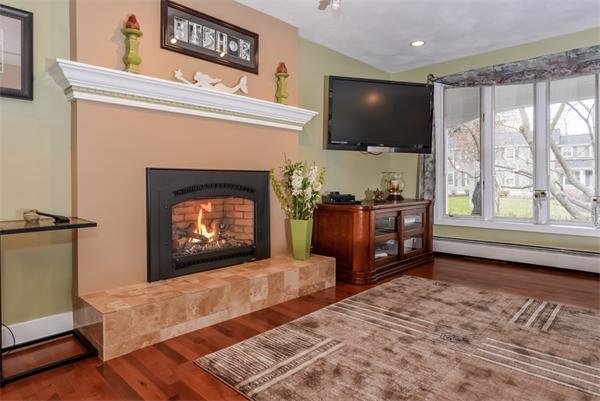 18 Heritage Road Barrington, RI 02806 - Photo 6 of 30 Gallery Image 6