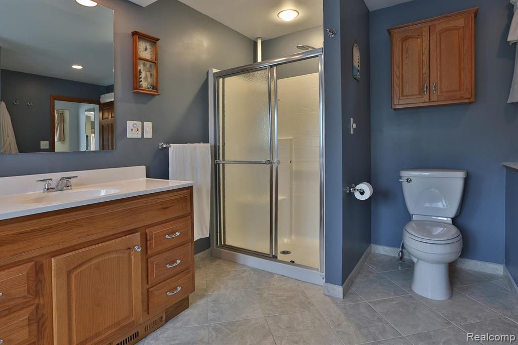 29445 South Gibraltar Road Gibraltar, MI 48173 - Photo 14 of 23